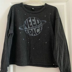 space u-neck long sleeve shirt